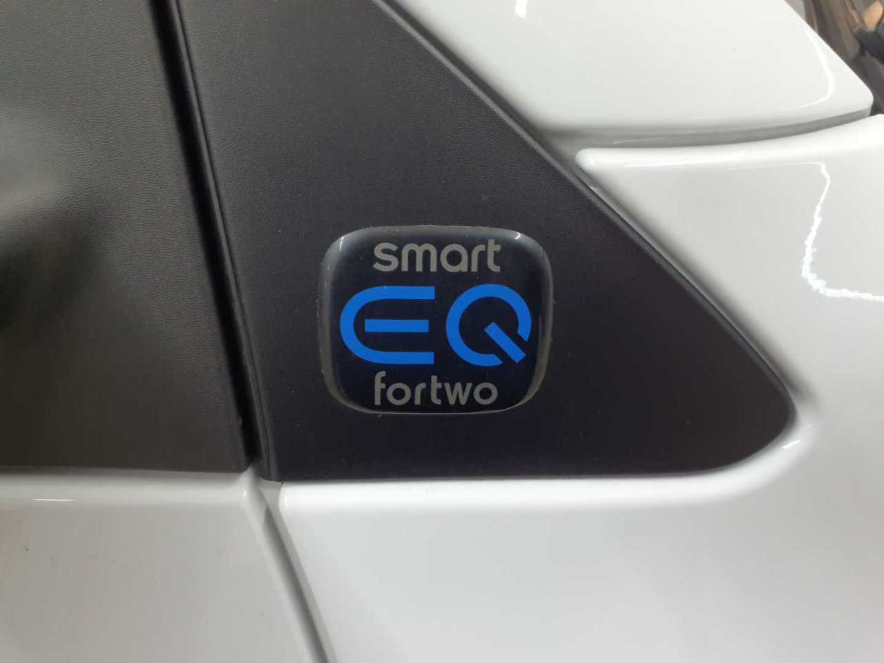 smart fortwo coupe EQ passion 16