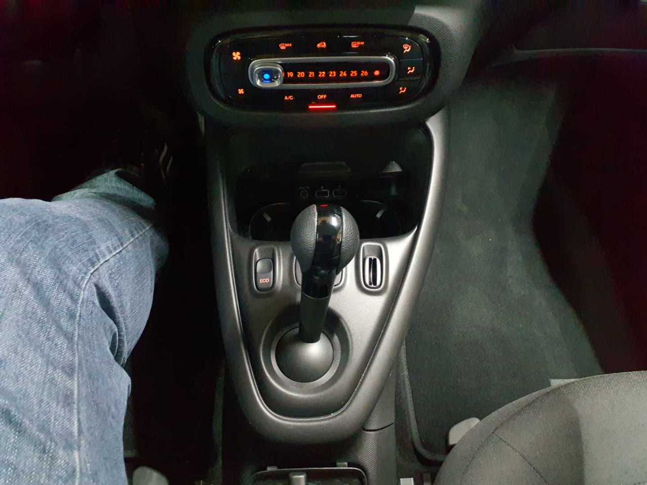 smart fortwo coupe EQ passion 10