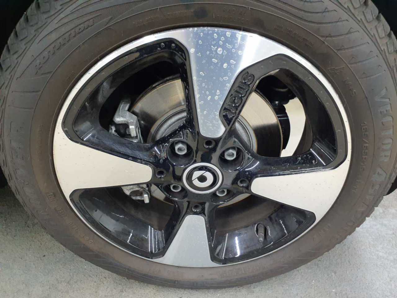 smart fortwo coupe EQ passion 17