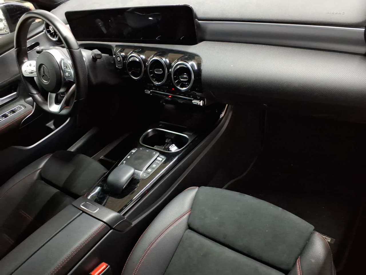 Mercedes-Benz A 250 e 8G-DCT AMG Line 9