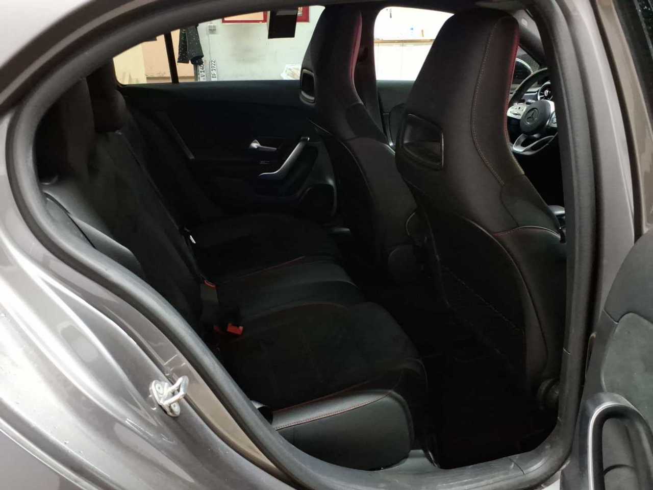 Mercedes-Benz A 250 e 8G-DCT AMG Line 14