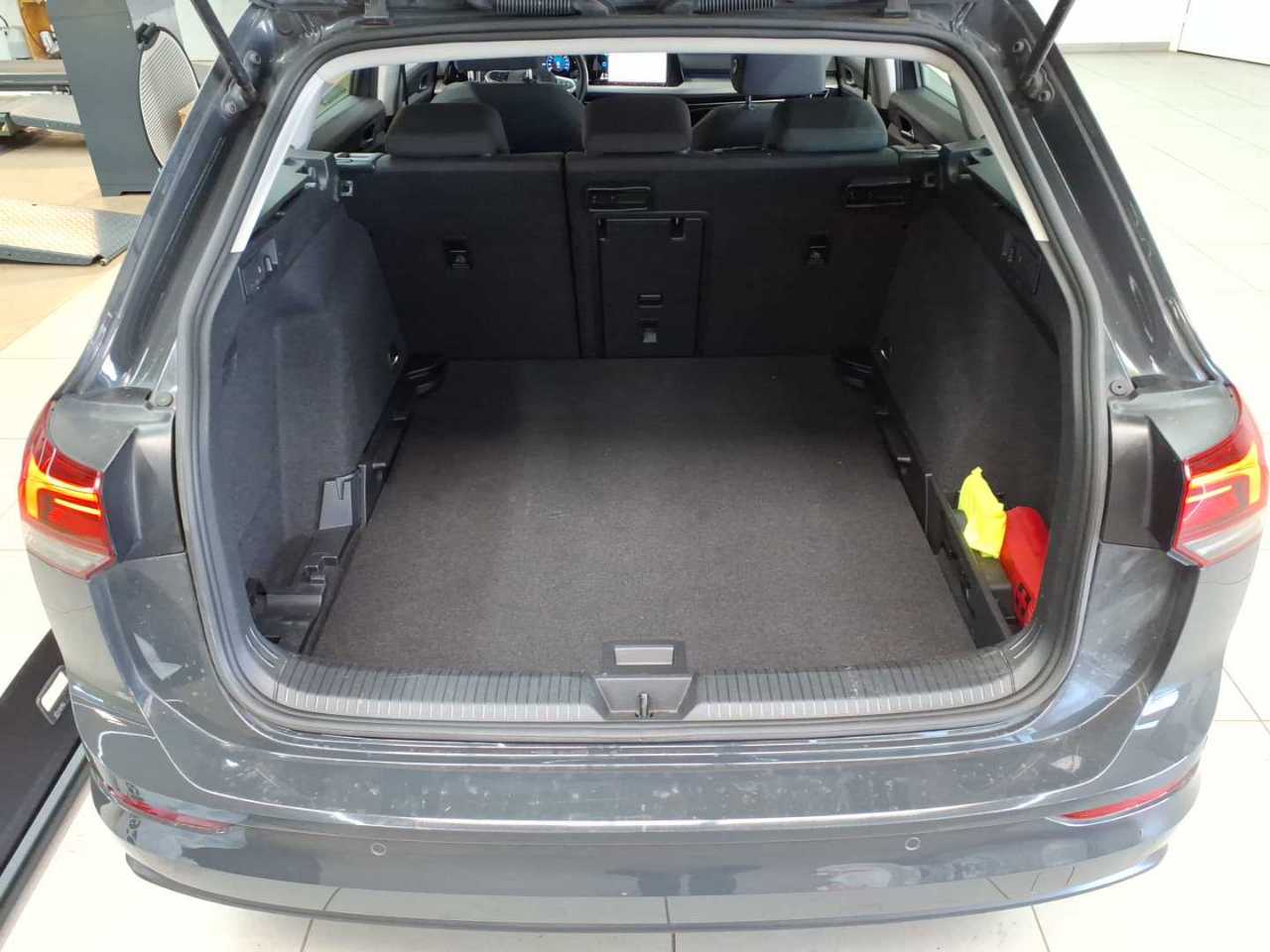Volkswagen Golf Variant 2.0 TDI SCR DSG Life 15