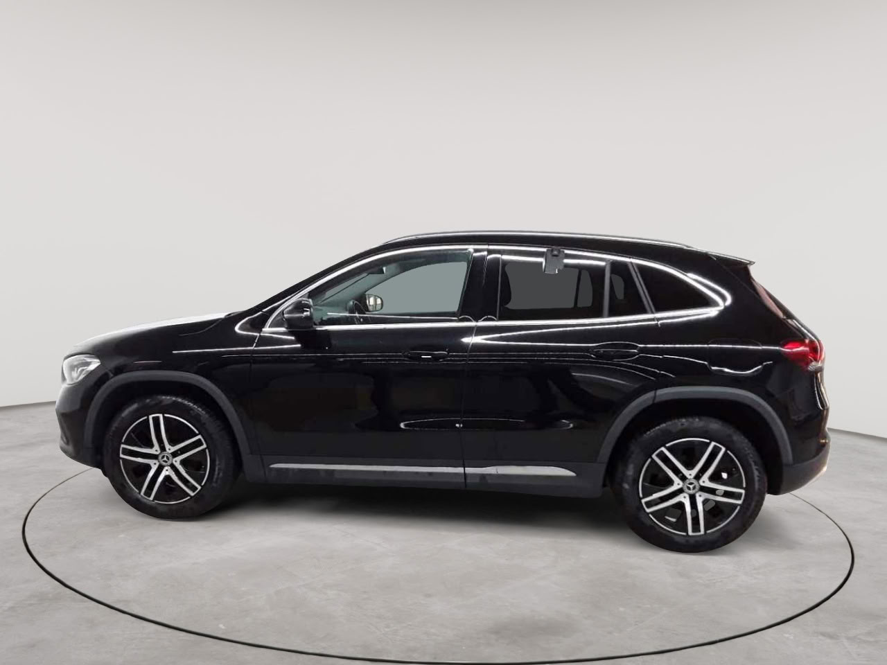 Mercedes-Benz GLA 180 7G-DCT Progressive 6