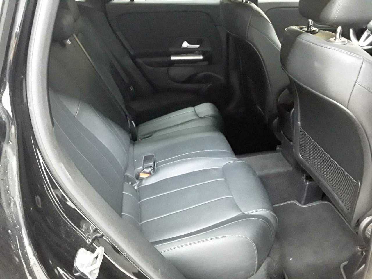 Mercedes-Benz GLA 180 7G-DCT Progressive 14