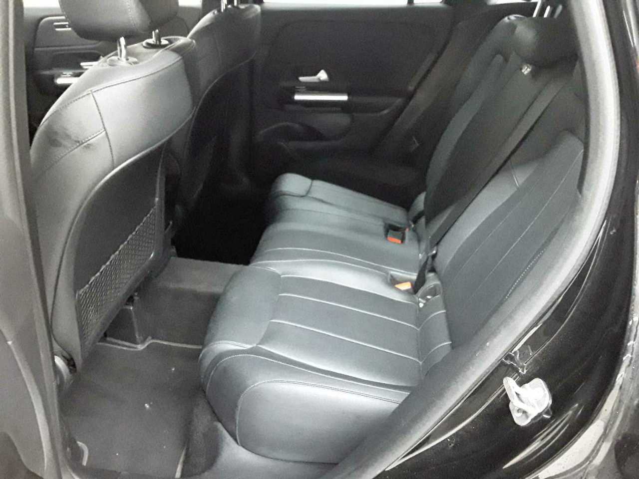 Mercedes-Benz GLA 180 7G-DCT Progressive 13