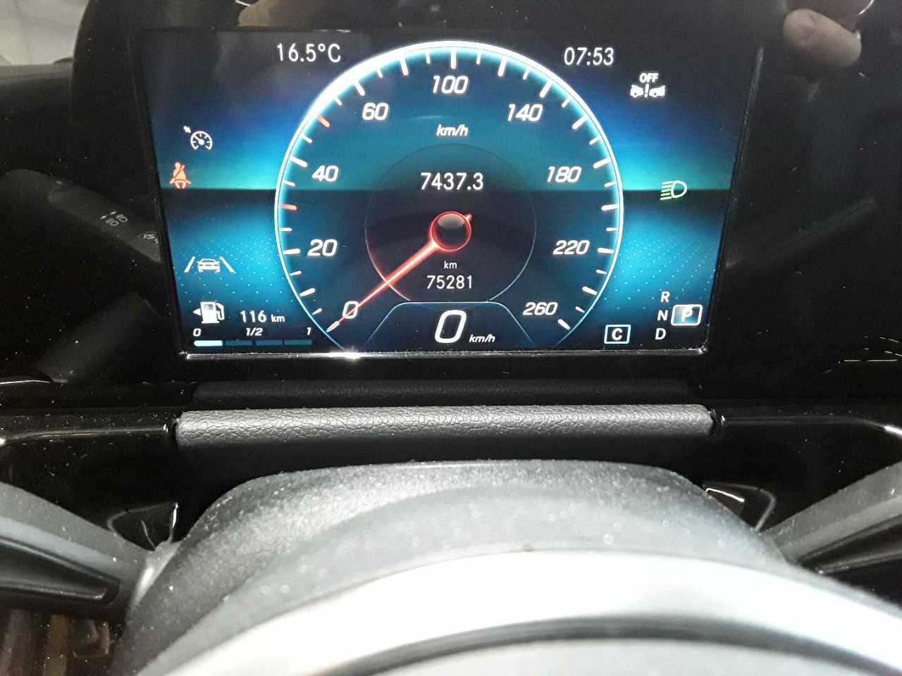 Mercedes-Benz GLA 180 7G-DCT Progressive 11