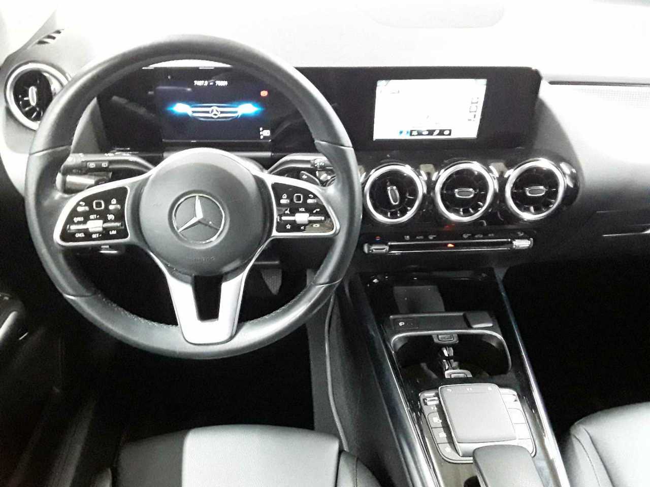 Mercedes-Benz GLA 180 7G-DCT Progressive 10