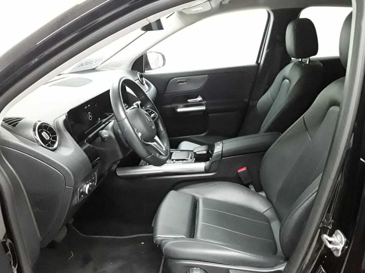 Mercedes-Benz GLA 180 7G-DCT Progressive 7