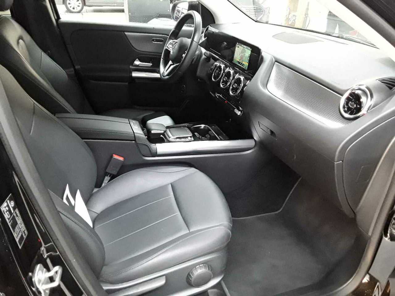 Mercedes-Benz GLA 180 7G-DCT Progressive 8