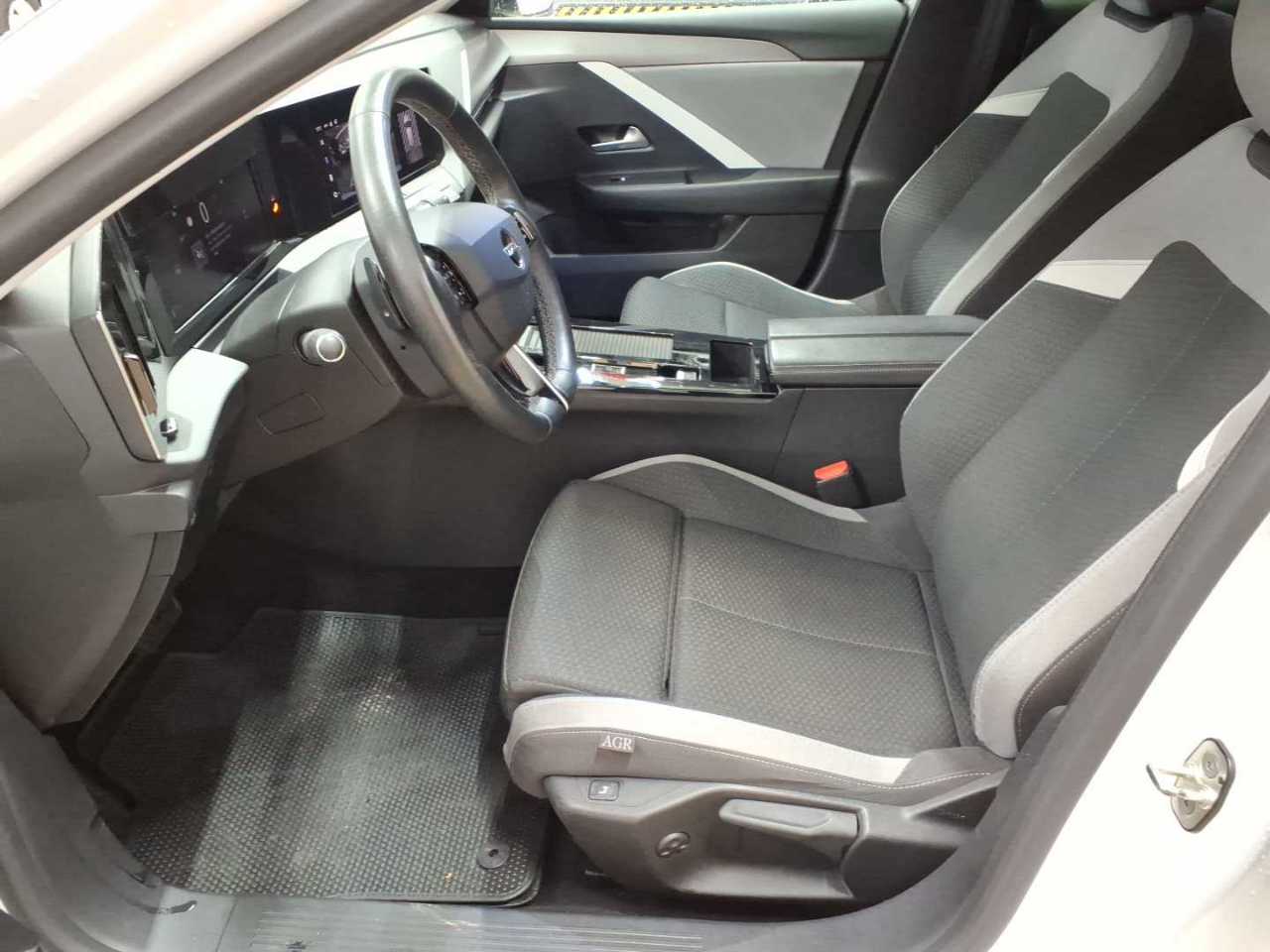 Opel Astra Sports Tourer 1.5 D Automatik Business Edition 7