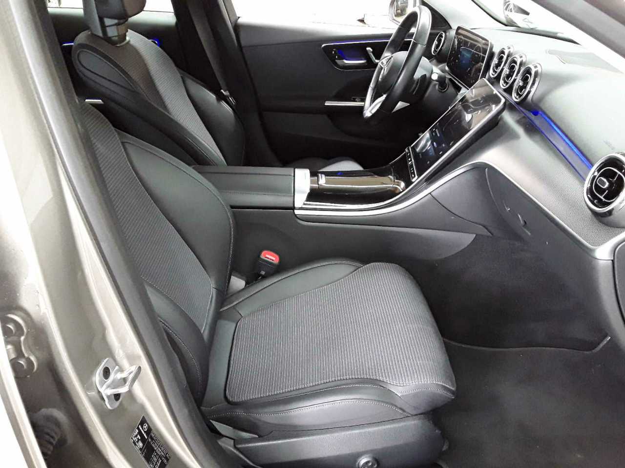 Mercedes-Benz C 220 d 4Matic T 9G-TRONIC Avantgarde 8