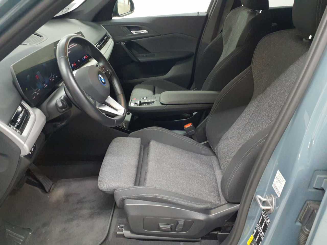 BMW iX1 xDrive30 8