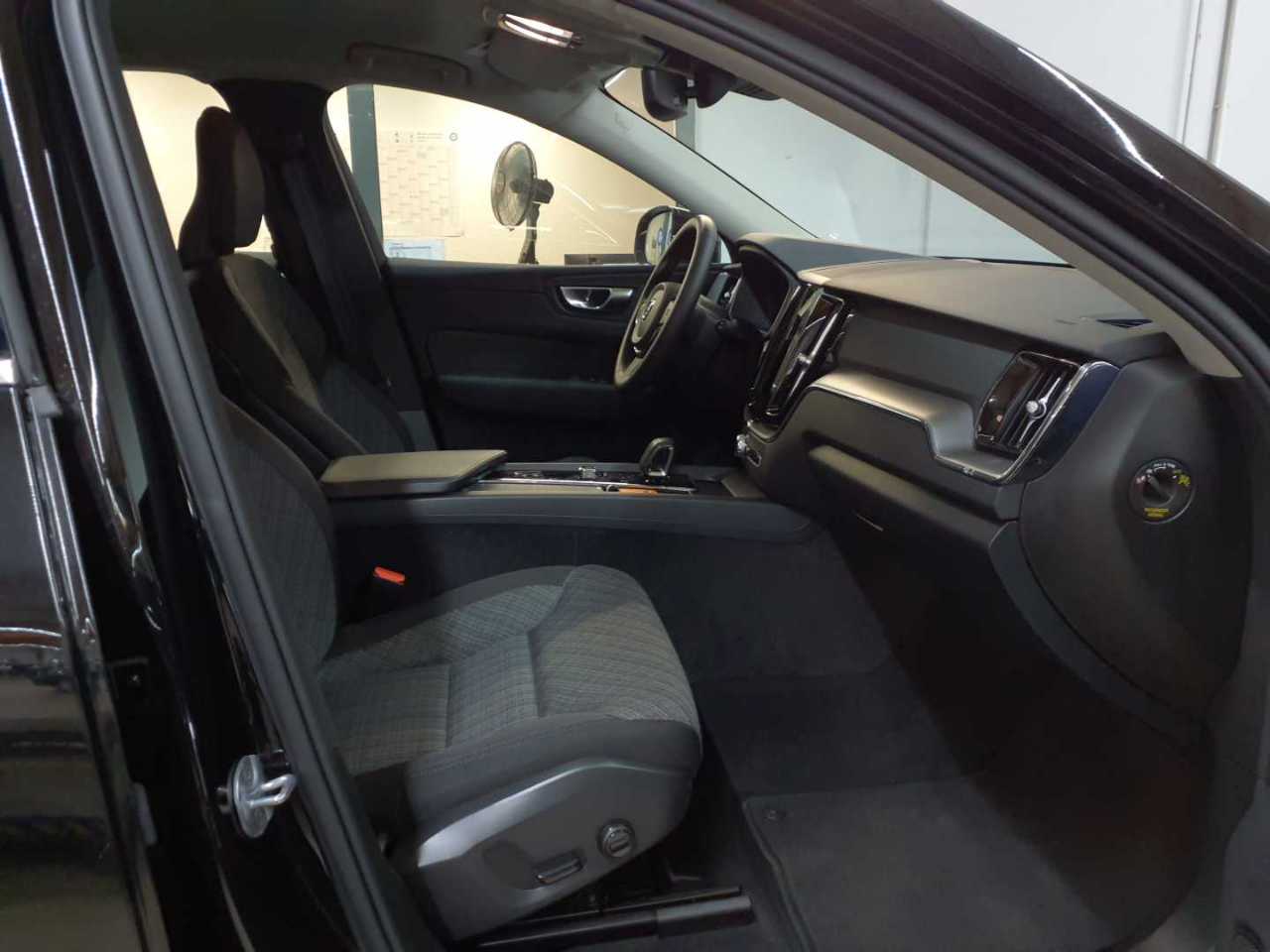 Volvo XC60 B4 B Core 8