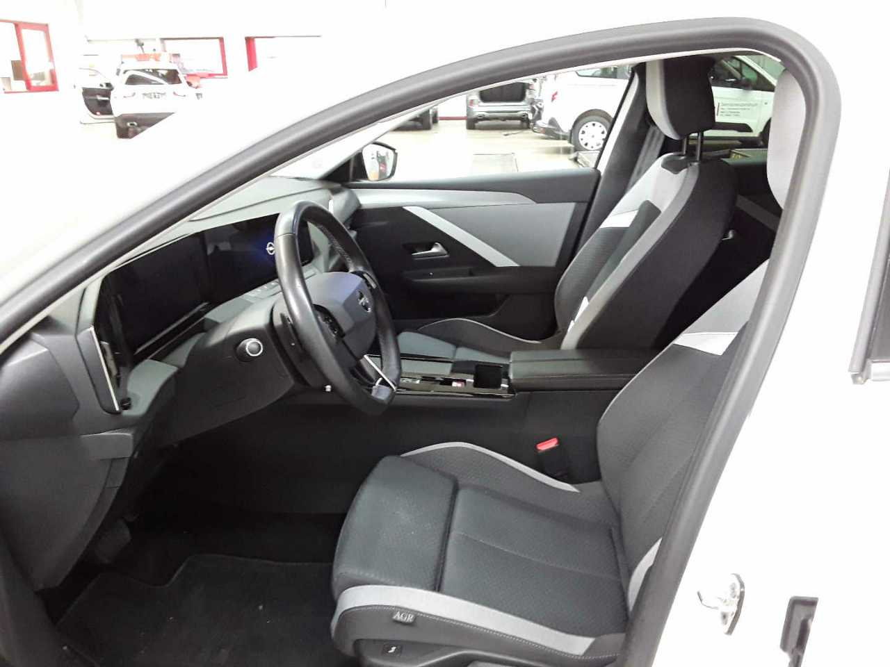 Opel Astra Sports Tourer 1.5 D Automatik Business Edition 7