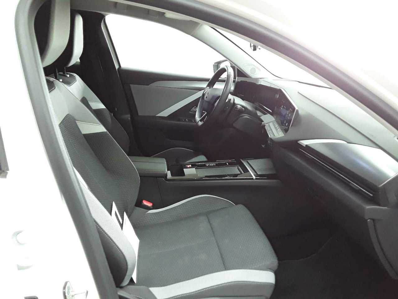 Opel Astra Sports Tourer 1.5 D Automatik Business Edition 8