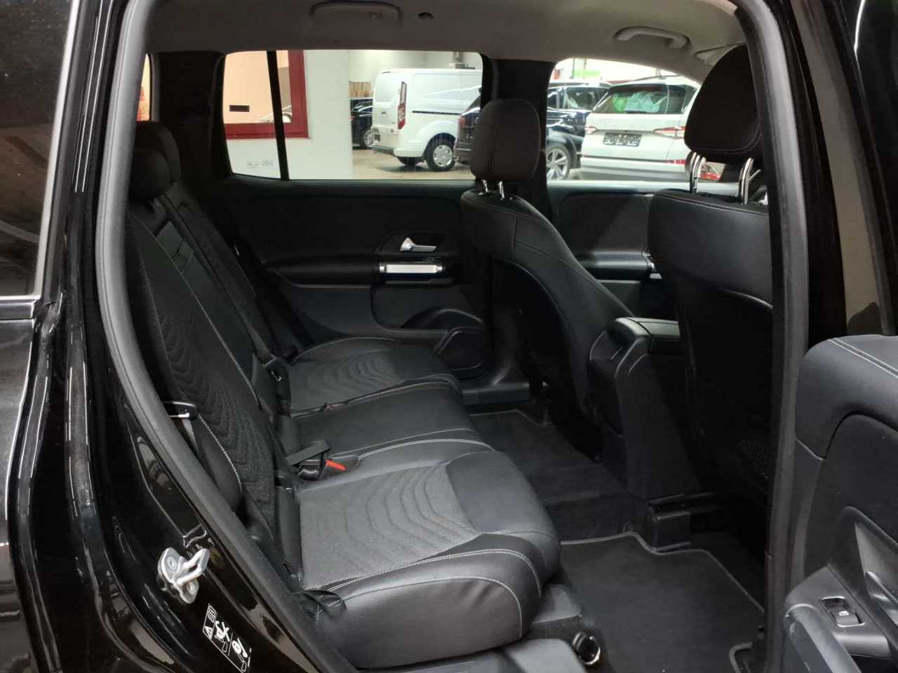 Mercedes-Benz GLB 200 d 8G-DCT Progressive 14