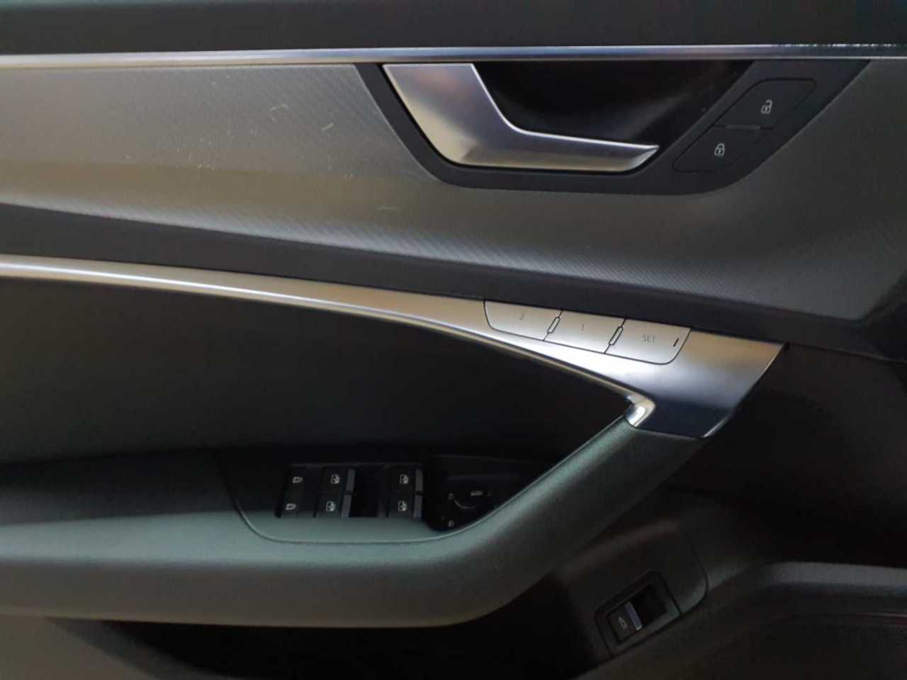 Audi A6 Avant 50 TDI quattro tiptronic design 18