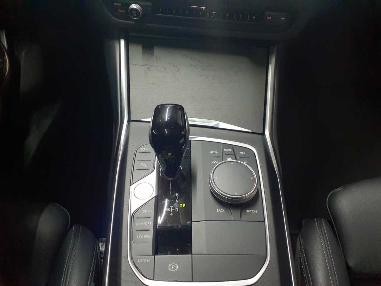 BMW 320d Touring Aut. Luxury Line 10