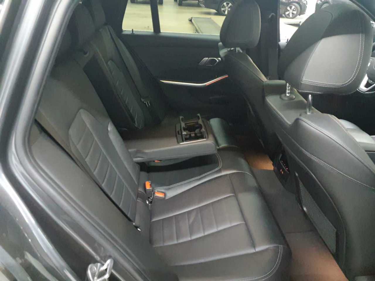 BMW 320d Touring Aut. Luxury Line 13