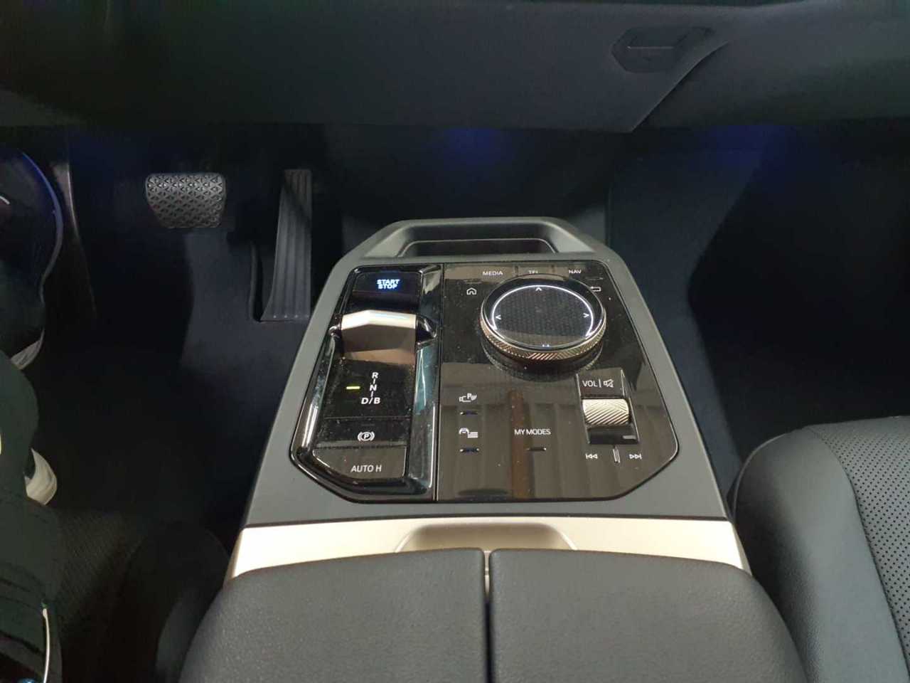 Bmw iX xDrive40 10