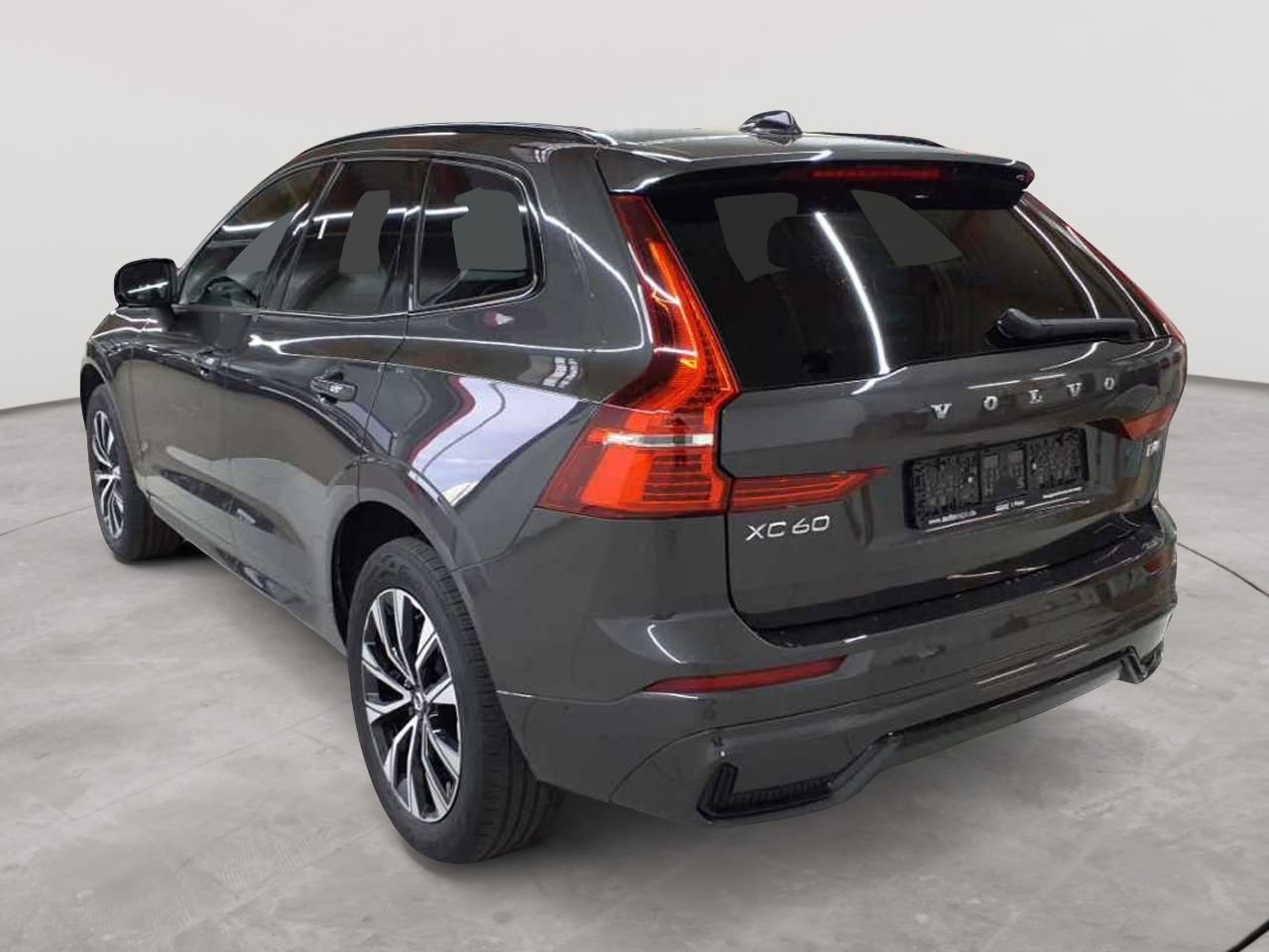 Volvo XC60 B4 D AWD Plus Dark 5