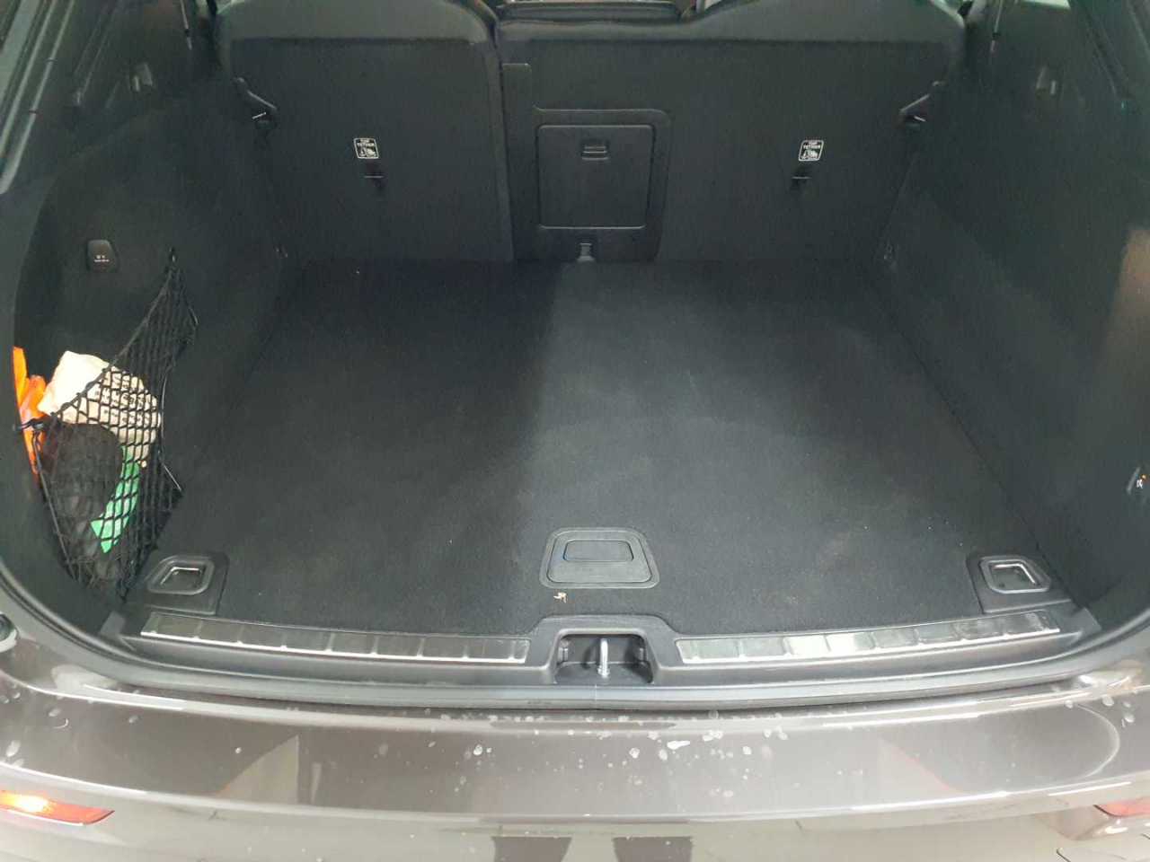 Volvo XC60 B4 D AWD Plus Dark 15