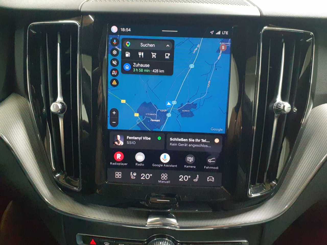 Volvo XC60 B4 D AWD Plus Dark 12