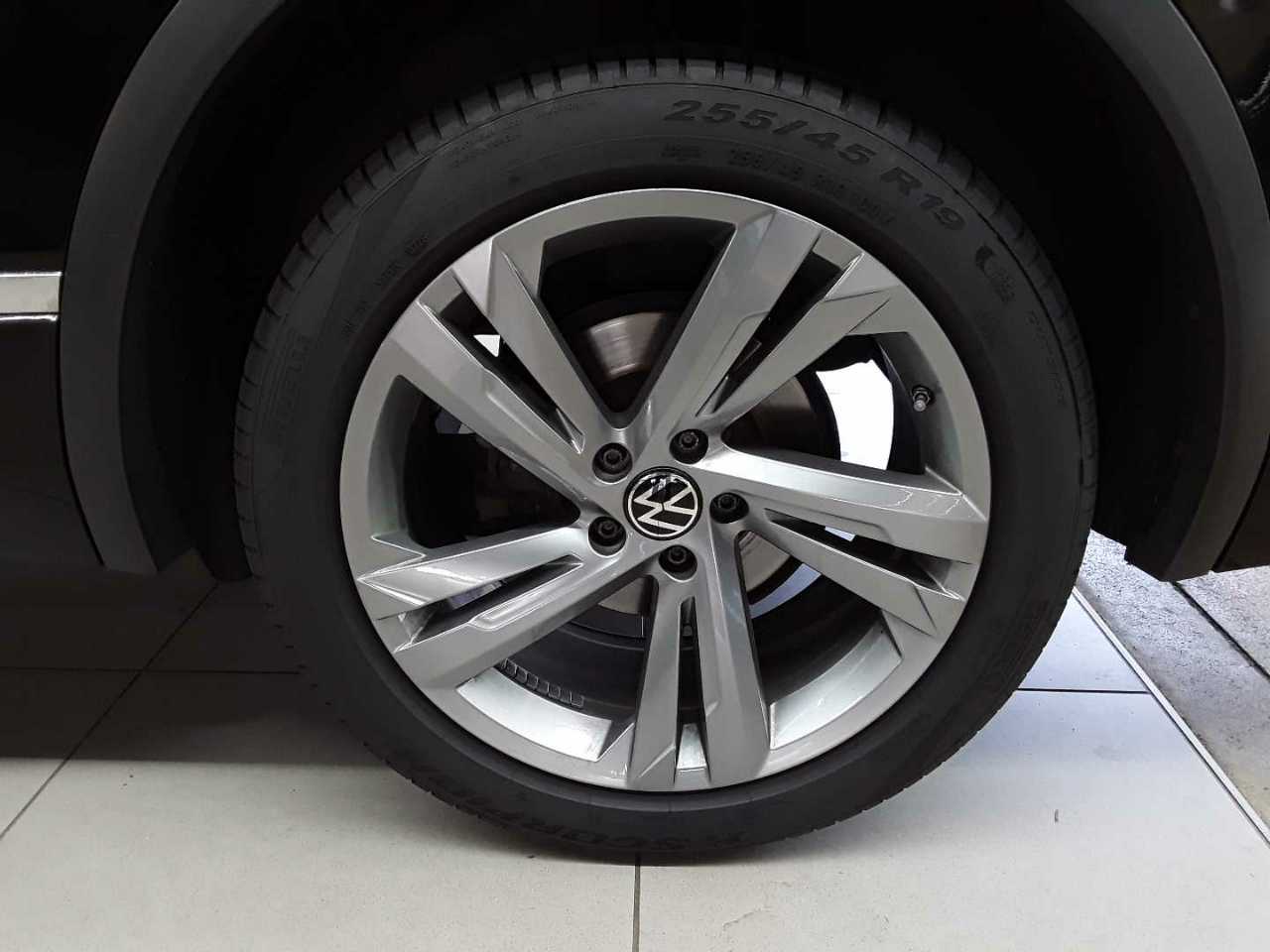 Volkswagen Tiguan Allspace 2.0 TDI SCR 4Motion DSG R-Line 18