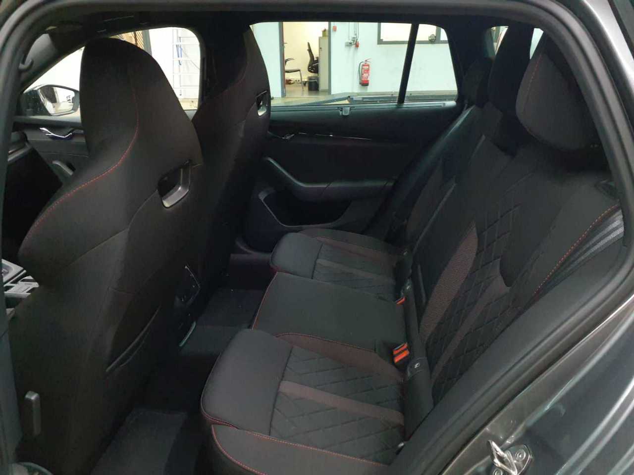 Skoda Octavia Combi 2.0 TDI DSG RS 13