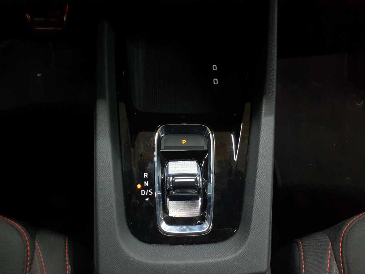 Skoda Octavia Combi 2.0 TDI DSG RS 10