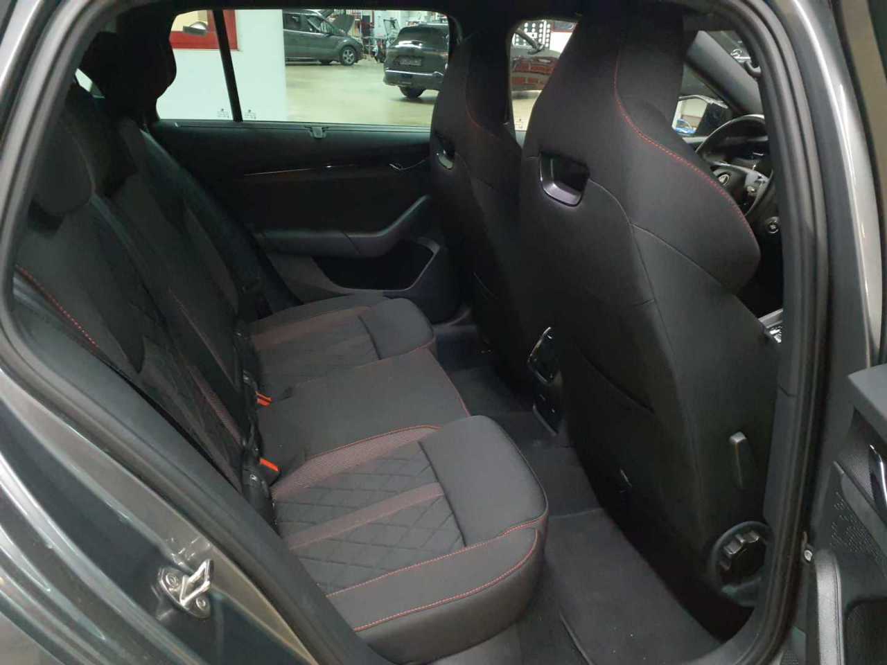 Skoda Octavia Combi 2.0 TDI DSG RS 14
