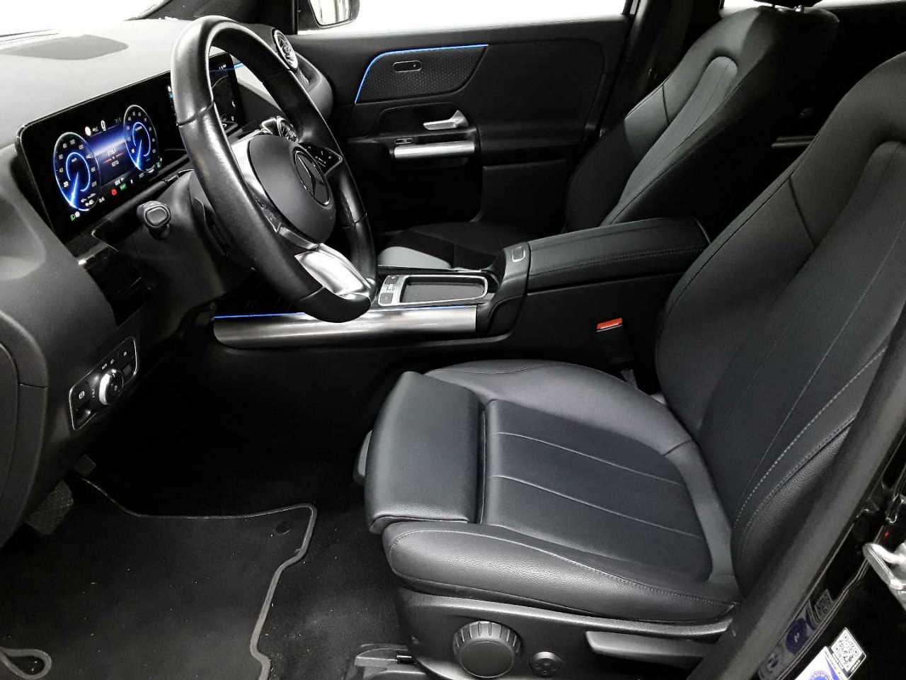 Mercedes-Benz EQA 250 7