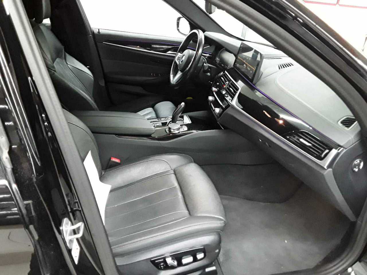 BMW 520d Touring Aut. Luxury Line 8