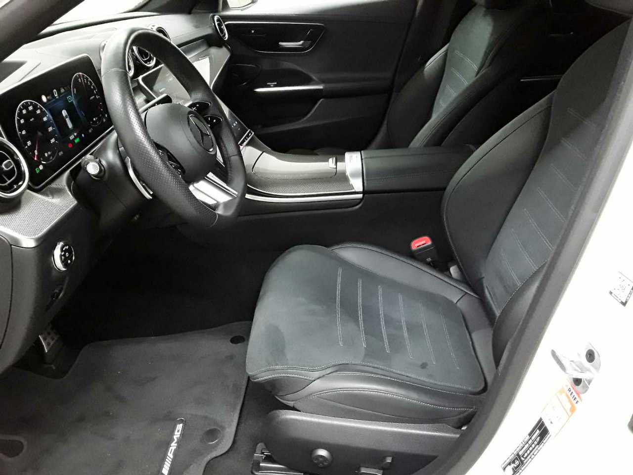 Mercedes-Benz C 300 e T 9G-TRONIC AMG Line 7