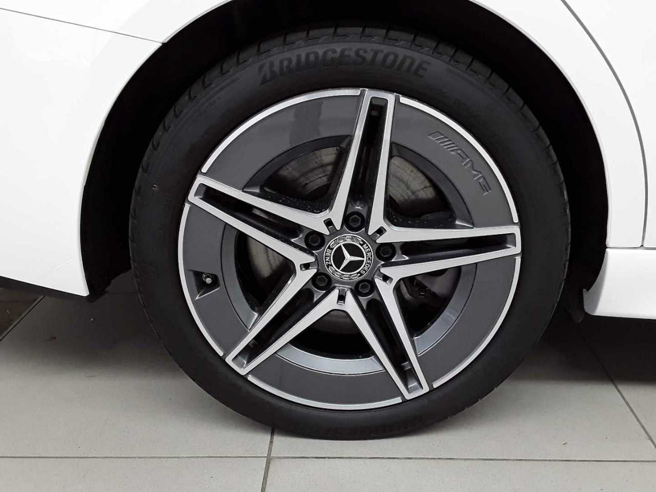 Mercedes-Benz C 300 e T 9G-TRONIC AMG Line 19