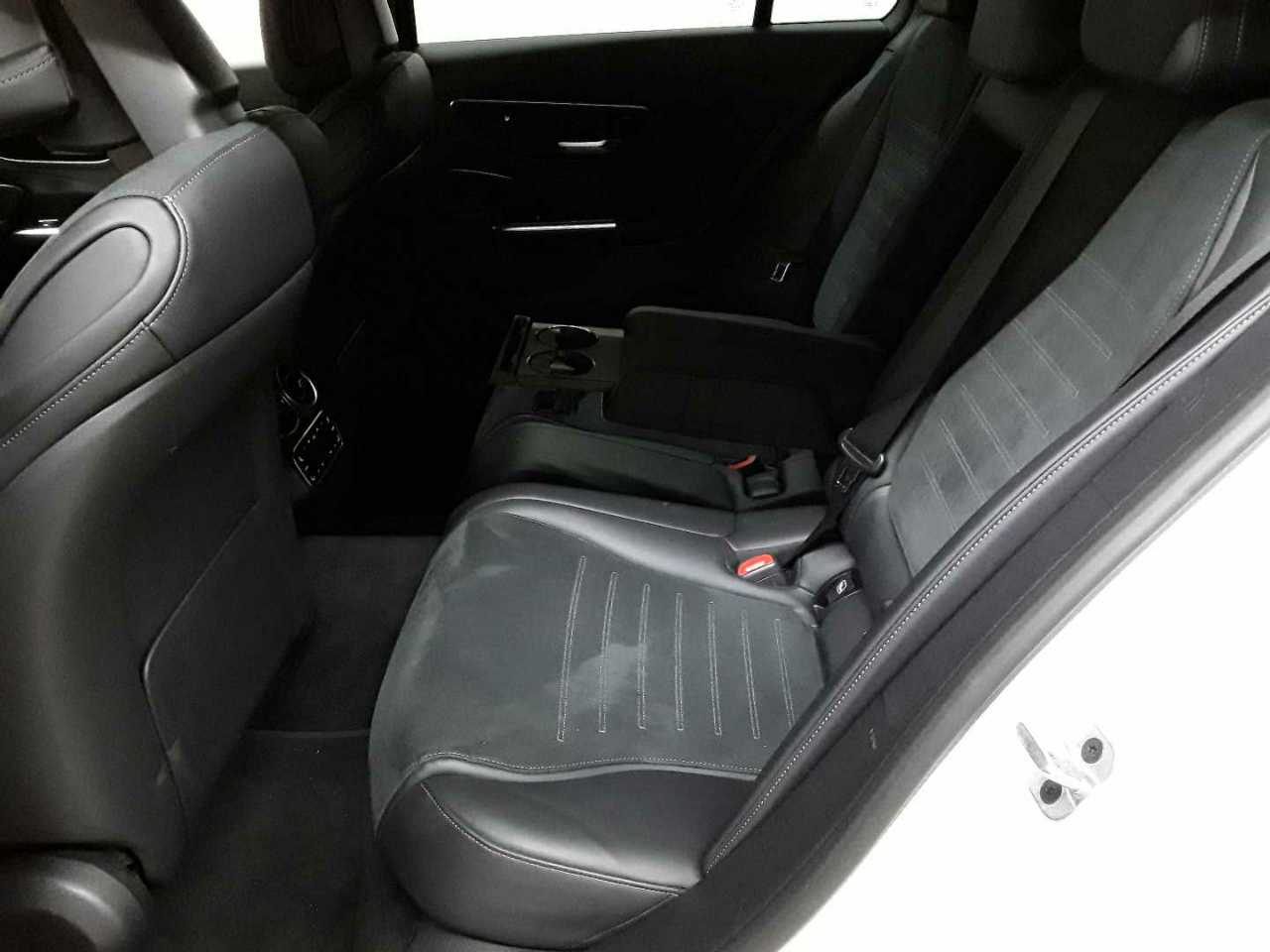 Mercedes-Benz C 300 e T 9G-TRONIC AMG Line 13