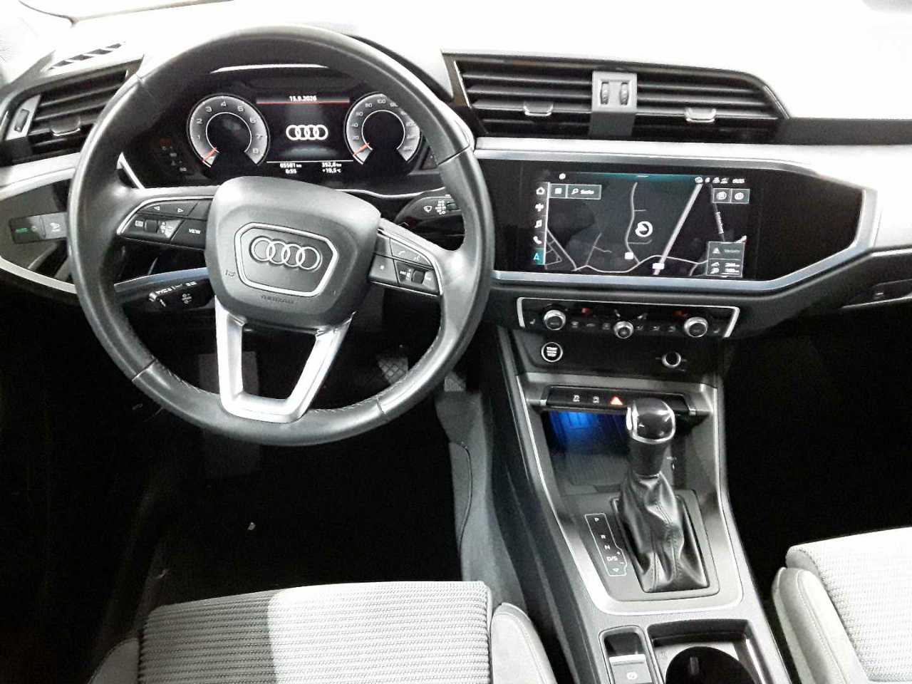 Audi Q3 40 TFSI quattro S tronic S line 10