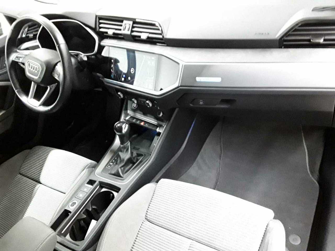 Audi Q3 40 TFSI quattro S tronic S line 9