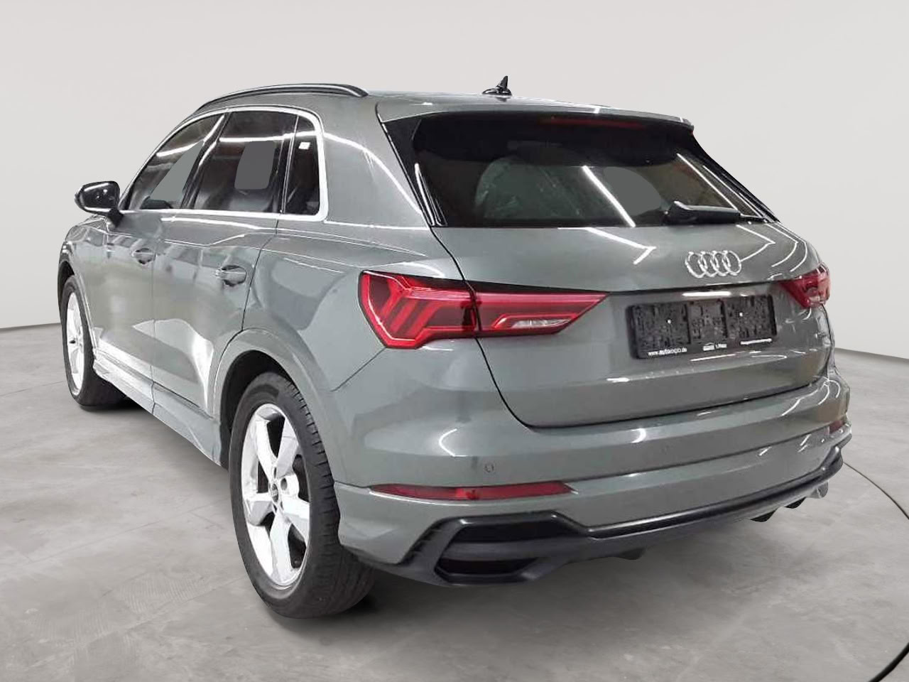 Audi Q3 40 TFSI quattro S tronic S line 5