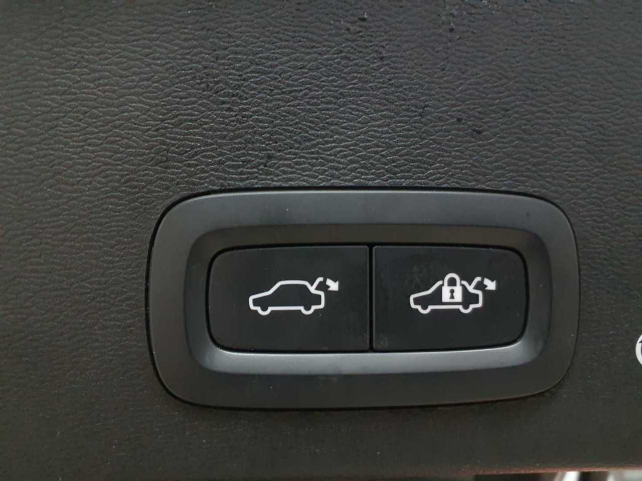 Volvo XC40 T4 Recharge DKG RDesign 16