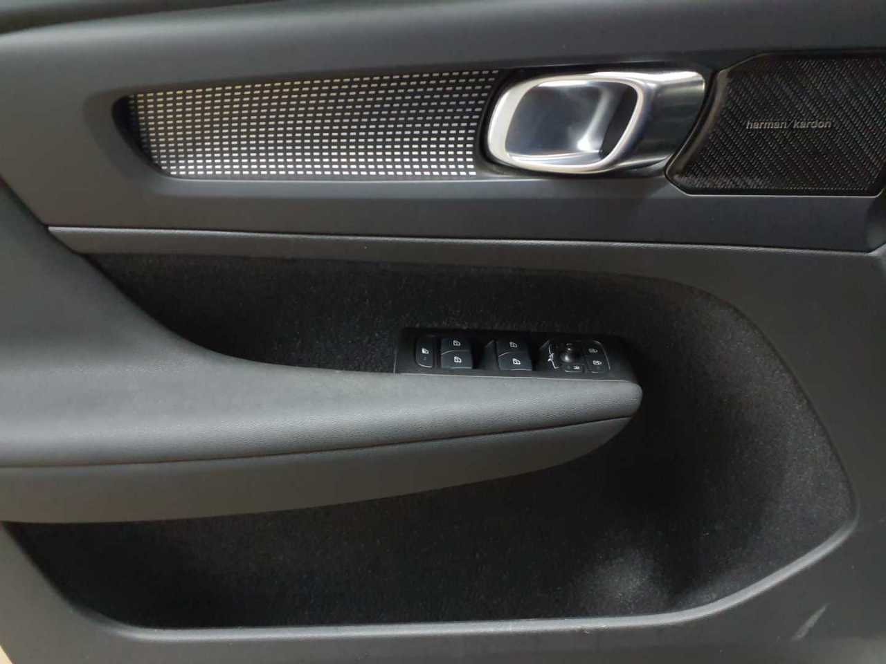 Volvo XC40 T4 Recharge DKG RDesign 19