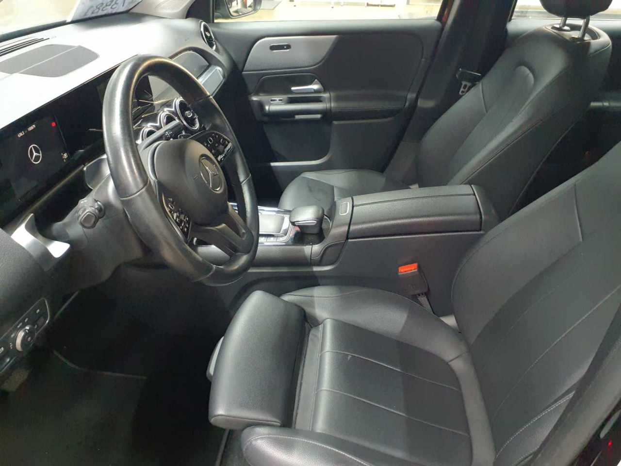 Mercedes-Benz GLB 220 d 4Matic 8G-DCT Style 7
