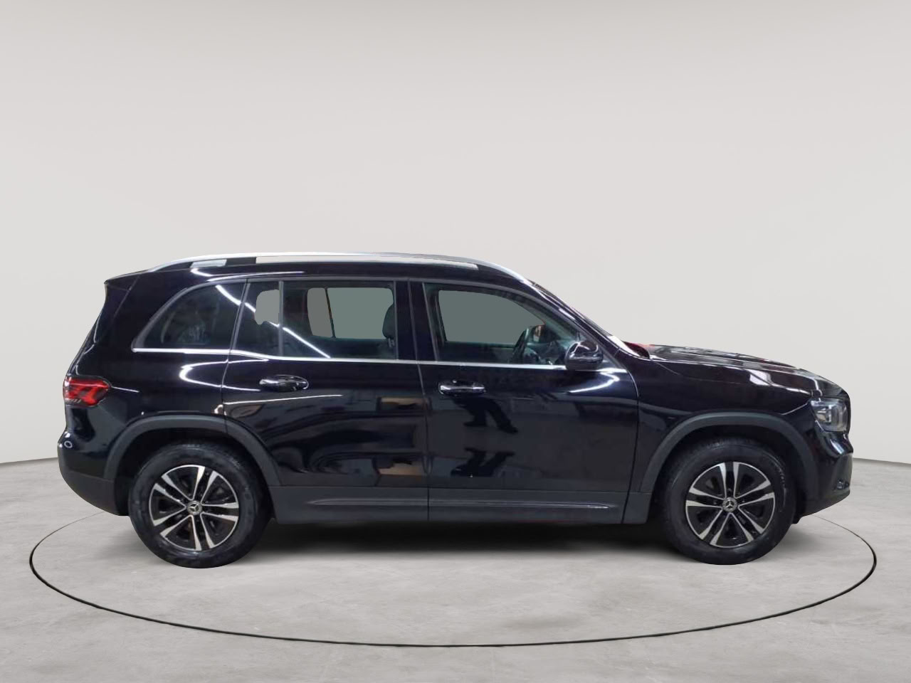 Mercedes-Benz GLB 220 d 4Matic 8G-DCT Style 3
