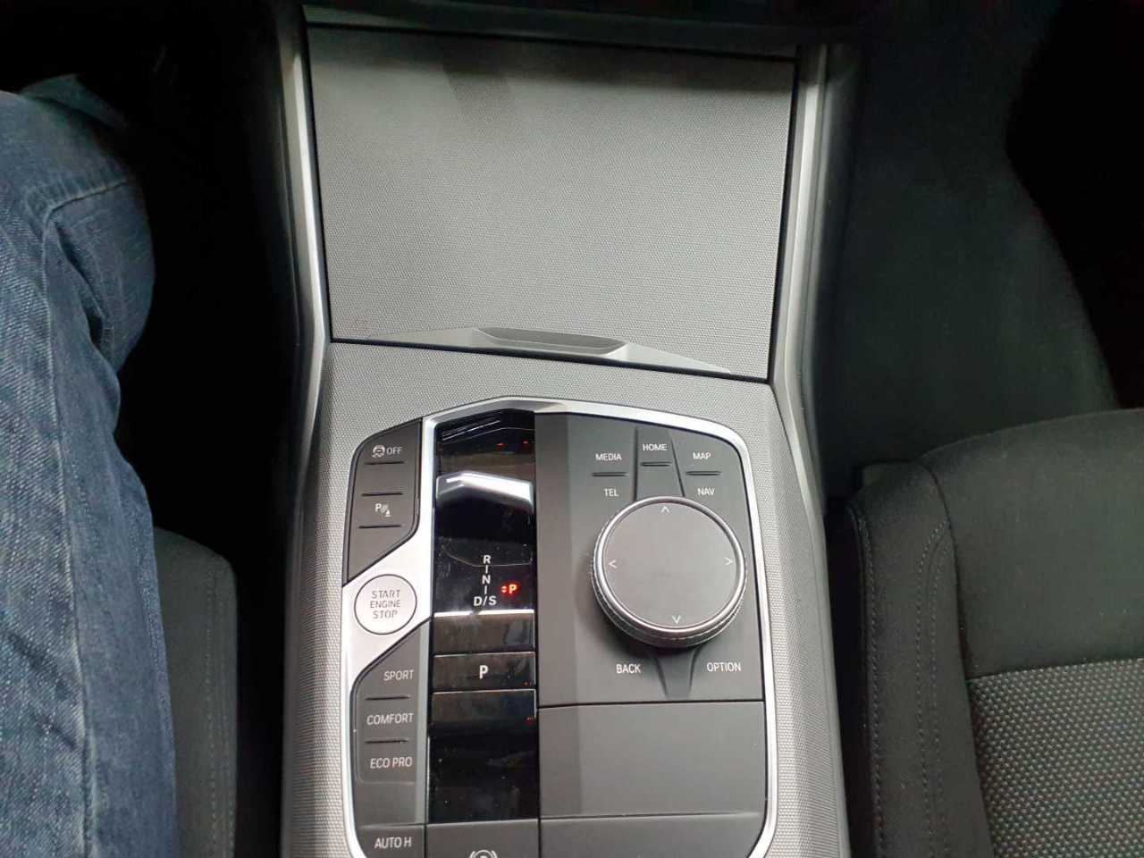 BMW 318d Aut. 10