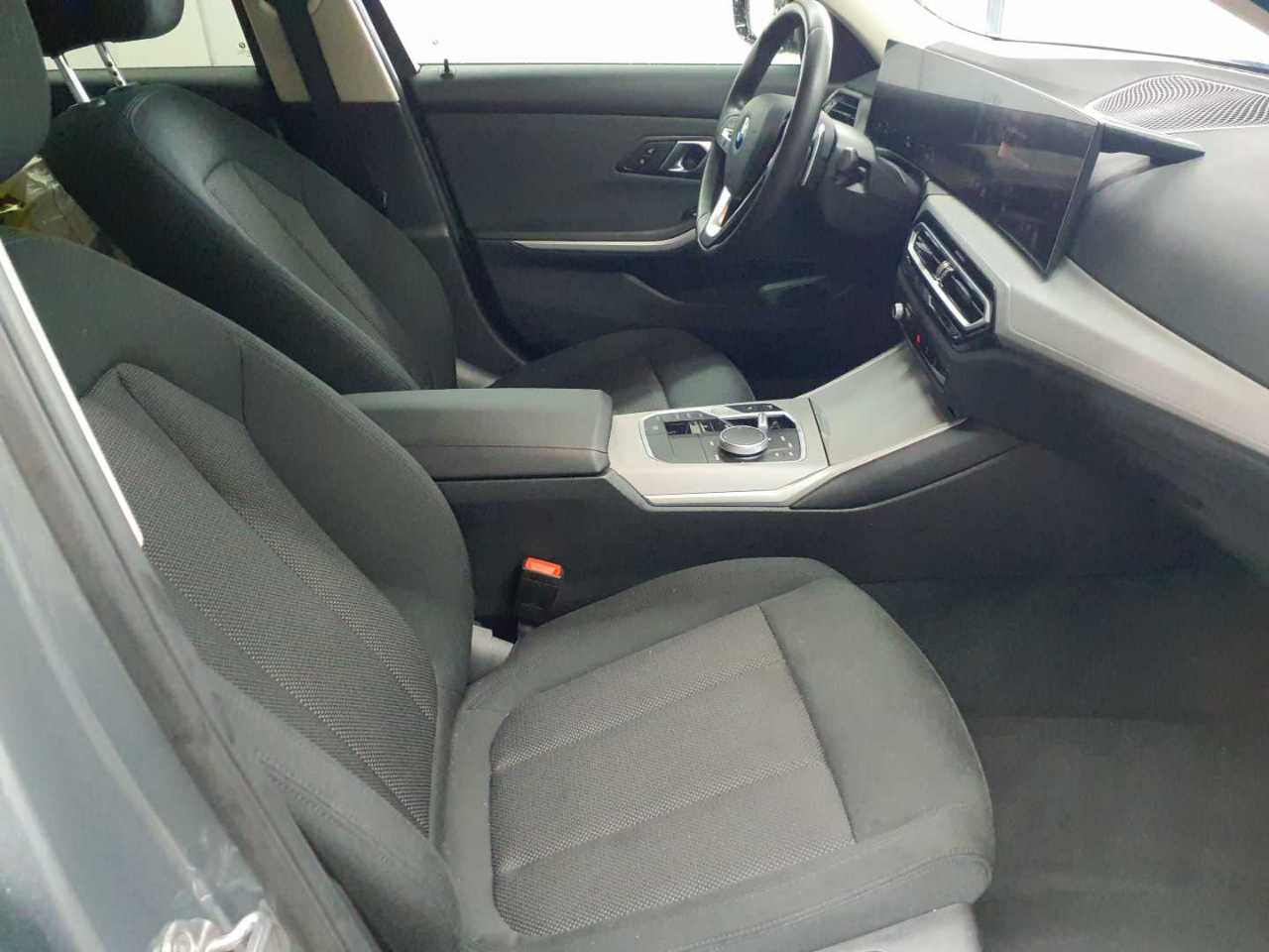BMW 318d Aut. 8