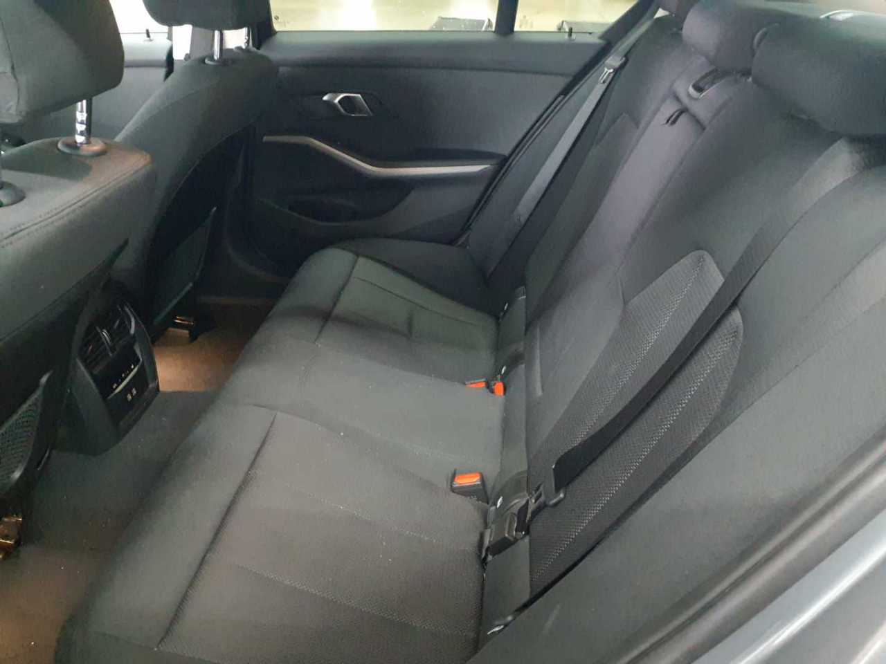 BMW 318d Aut. 13