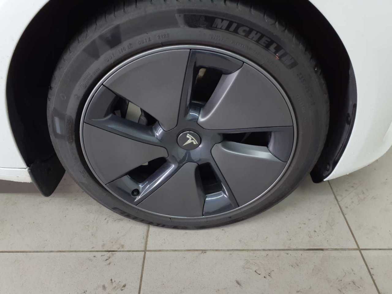Tesla Model 3 RWD Hinterradantrieb 17