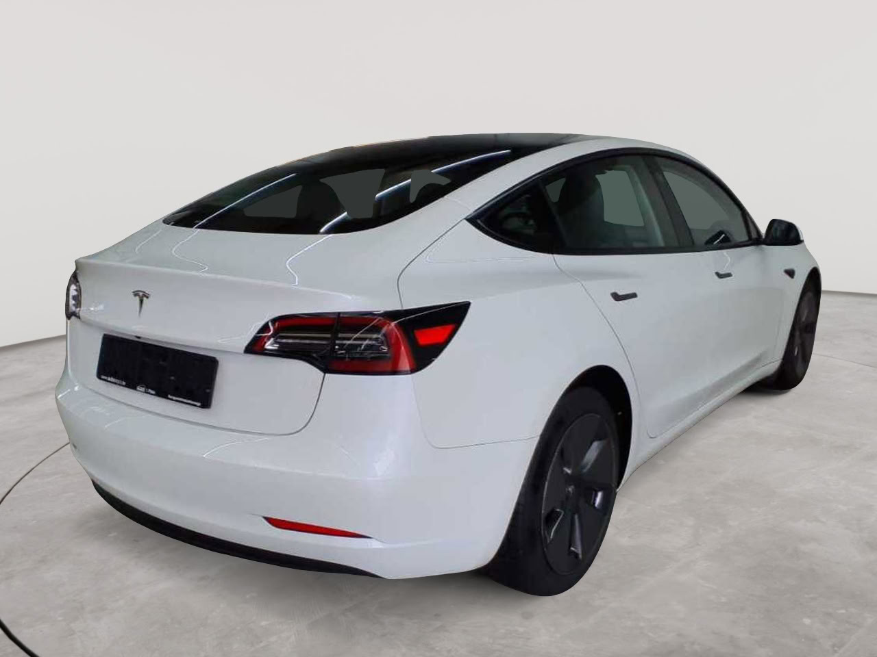 Tesla Model 3 RWD Hinterradantrieb 4