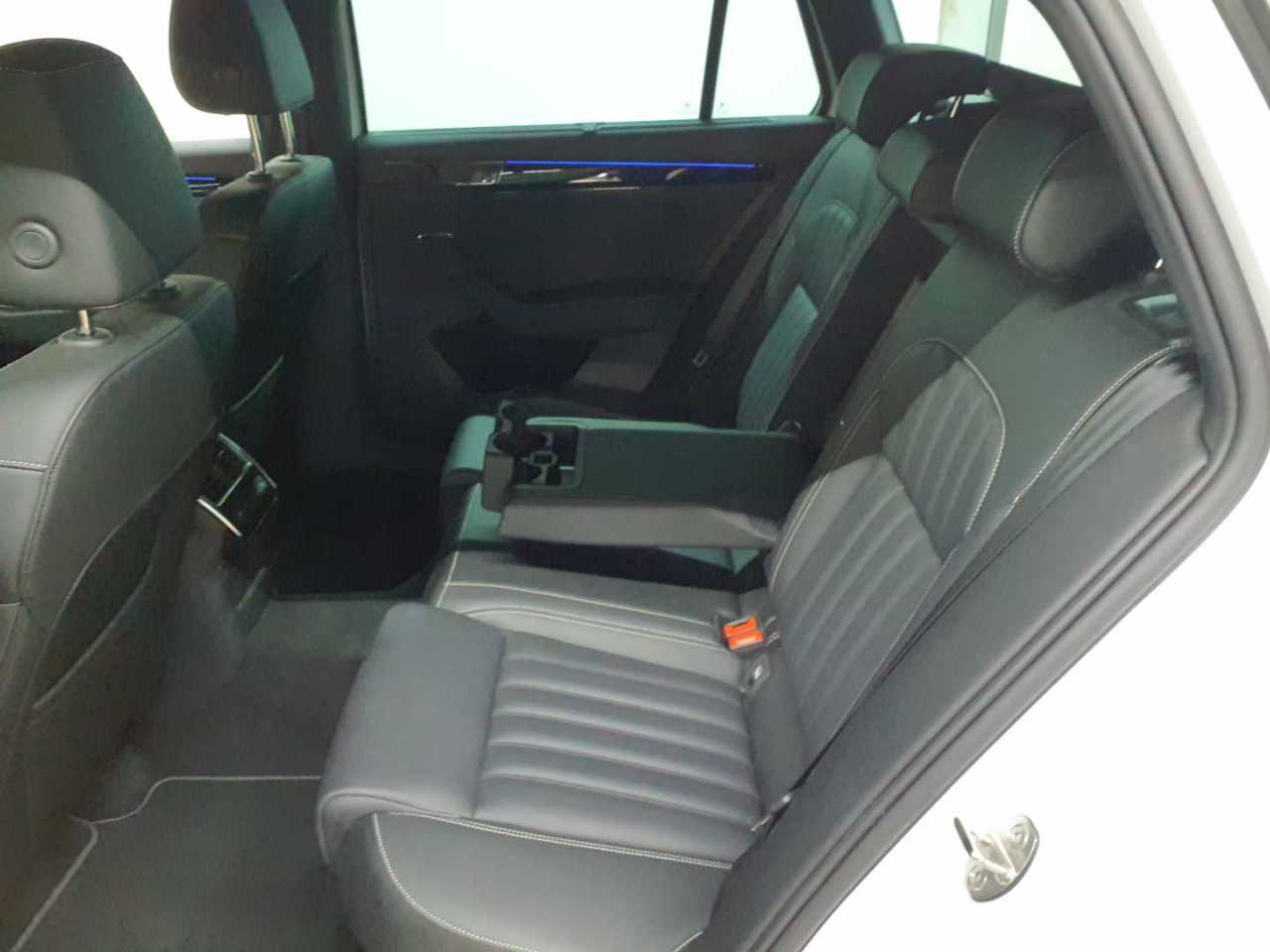 Skoda Superb Combi 2.0 TDI DSG L&K 14