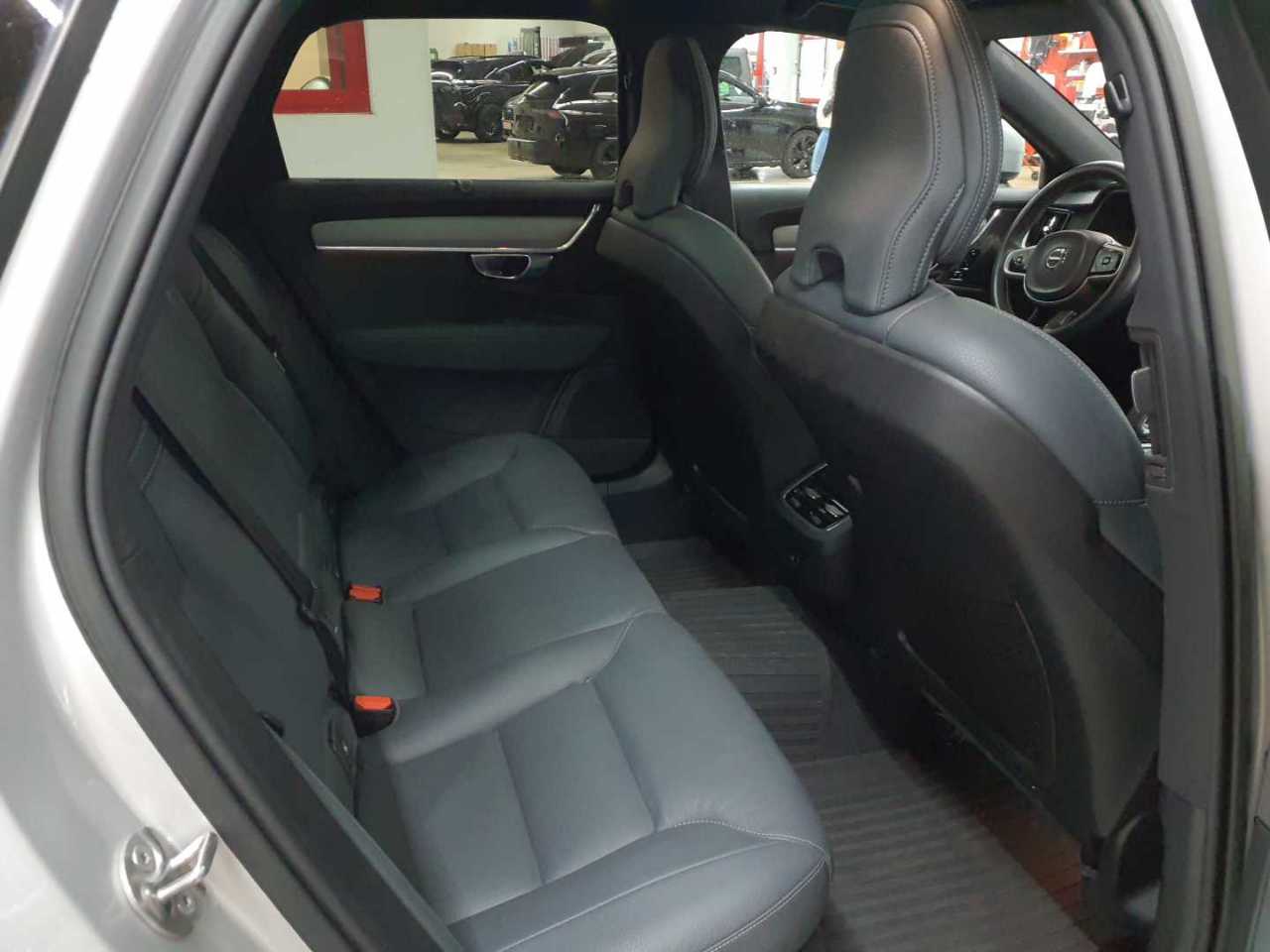 Volvo V90 Cross Country B4 D AWD Geartronic Pro 14